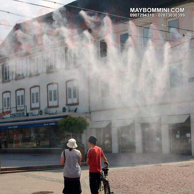 phun-suong-lam-mat-noi-cong-cong.jpg